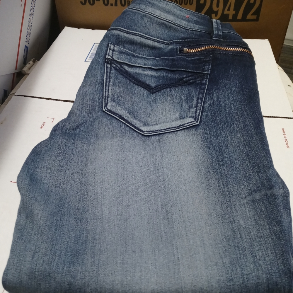 👖TINSELTOWN SKINNY LADY JEANS 💐 SIZE 7(Junior)A FANTASTIC GIFT ITEM.🎁